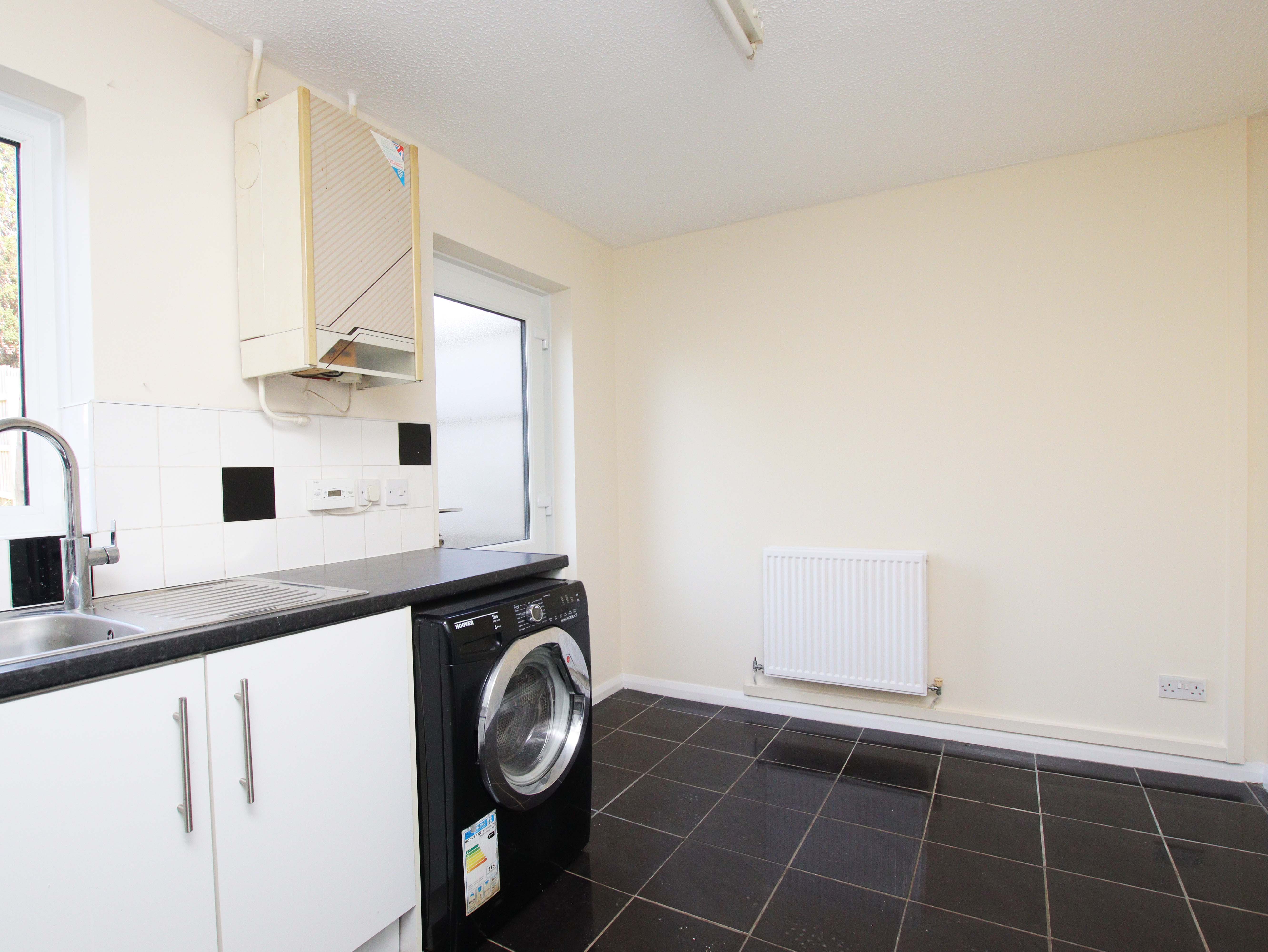 Cwrt Y Waun, Pontypridd, CF38 2JJ  Interior