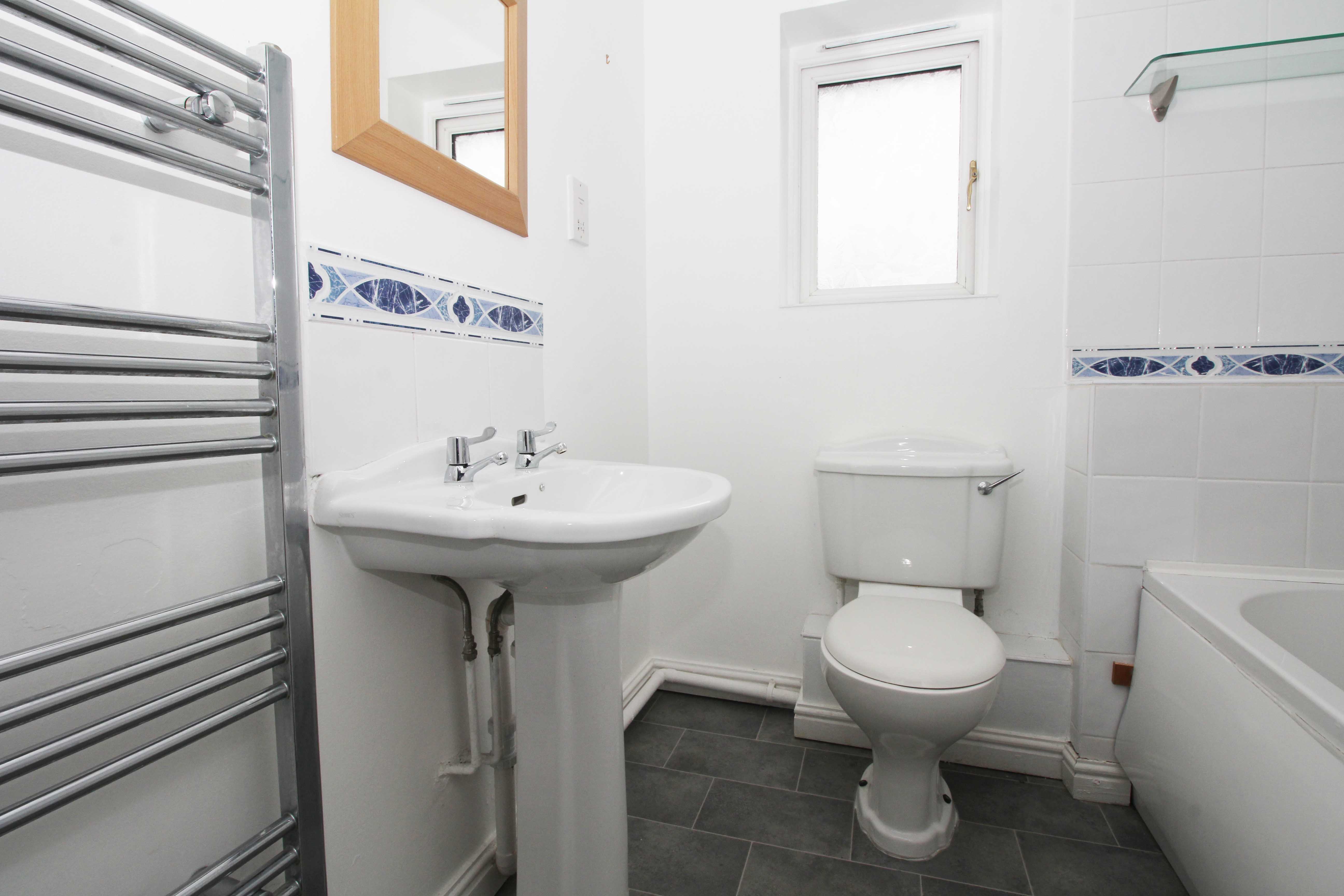 Maes Y Wennol, Miskin CF72 8SB  Interior